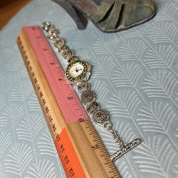 Geneva stainless steel bracelet watch - Picture 15 of 15